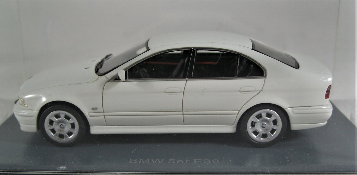 NEO 1:43 BMW E39 5 Series, White – BMW CCA Foundation