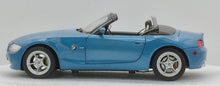 Load image into Gallery viewer, Welly 1:18 Blue BMW Z4 3.0i