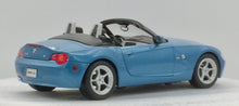 Load image into Gallery viewer, Welly 1:18 Blue BMW Z4 3.0i