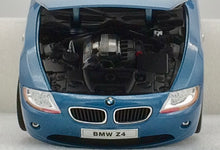 Load image into Gallery viewer, Welly 1:18 Blue BMW Z4 3.0i