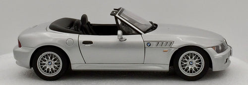 UT Models 1:18 Titanium Silve Metallic  BMW  Z3 Face Lift