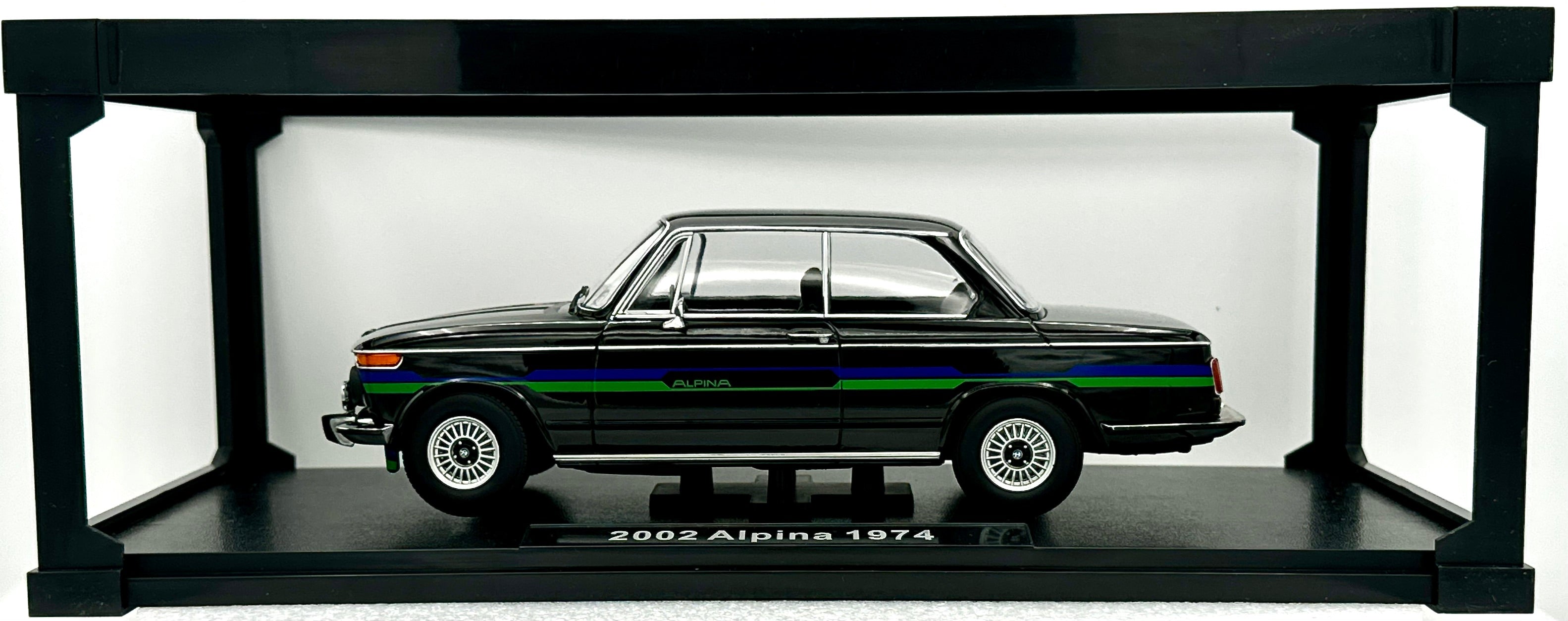 KK Scale 1/18 – BMW 2002 Alpina Blanche 1974 – Modèle Réduit Métal Collection – Réf. KKDC181321