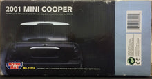 Load image into Gallery viewer, MotorMax 1:18 2001 Mini Cooper