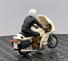 Load image into Gallery viewer, BMW R100RS Polizei 77-78