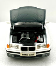 Load image into Gallery viewer, Maisto 1:18 1993 BMW 325i Convertible (E36)