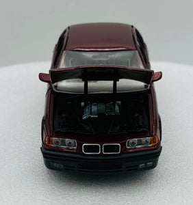 Gama 1:24 E36 Red 3 Series Sedan 325i