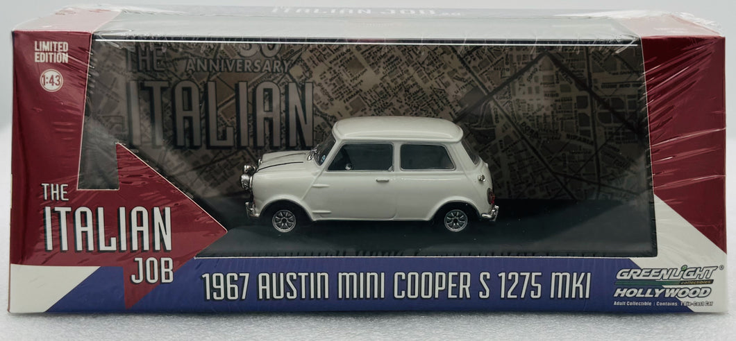 Green Light 1:43 White 1967 Mini Cooper S 