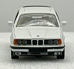 Gama 1:43 BMW E34 White 5 Series Touring 525i