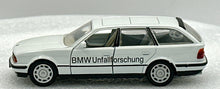 Load image into Gallery viewer, Gama 1:43 BMW E34 White 5 Series Touring 525i