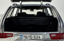 Load image into Gallery viewer, Kyosho 1:18  Grey  BMW  X5 4.4i