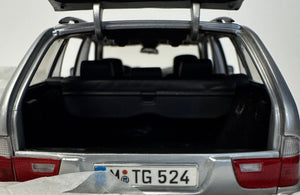 Kyosho 1:18  Grey  BMW  X5 4.4i