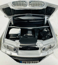 Load image into Gallery viewer, Kyosho 1:18  Grey  BMW  X5 4.4i