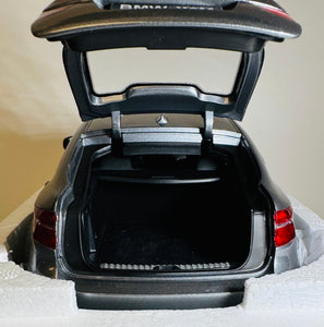 Kyosho 1:18  Space Grey  BMW  X6 M