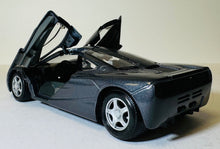 Load image into Gallery viewer, Maisto 1:24 Dark Grey McLaren F1