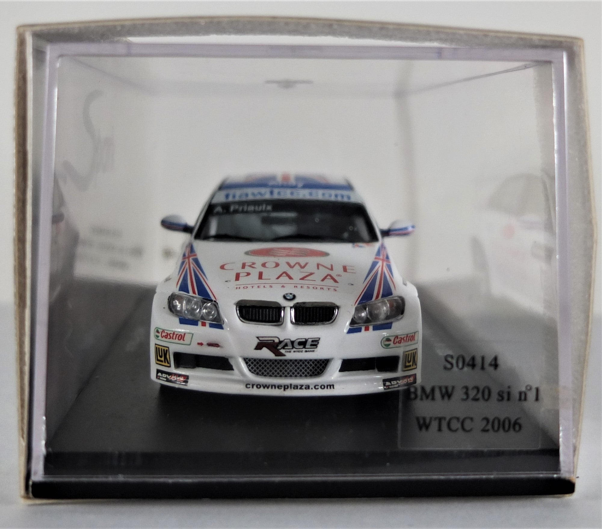 Spark 1:43 White BMW 2007 E90 320si #1 WTCC Crowne Plaza