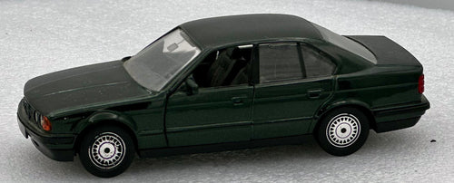 Schabak 1:43 green BMW 535i sedan