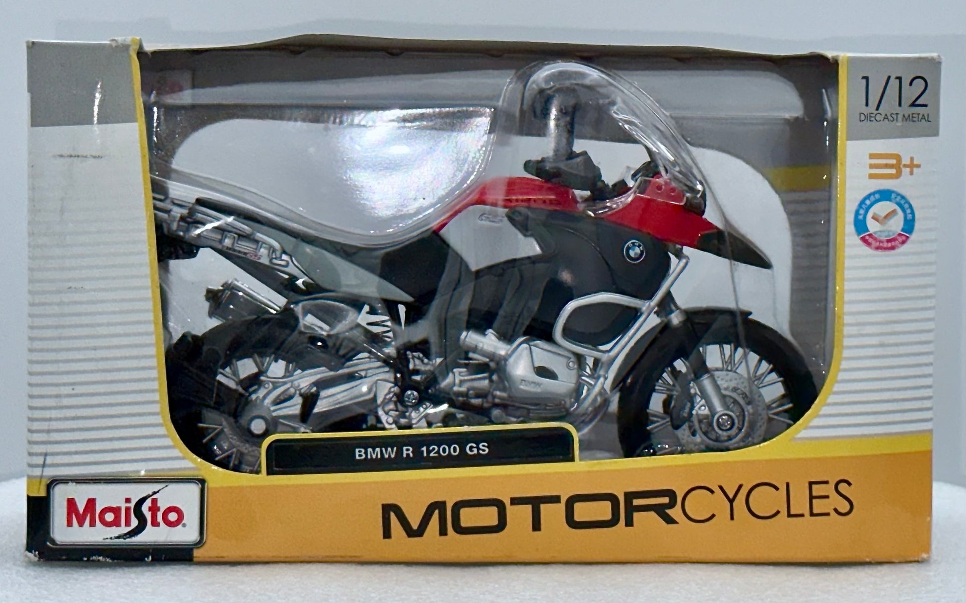 Maisto 1:12 Red BMW R 1200 GS - BMW CCA Foundation