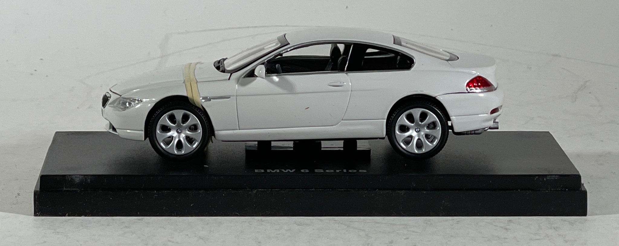 Kyosho 1:43 BMW 645Ci Coupe (White) – BMW CCA Foundation