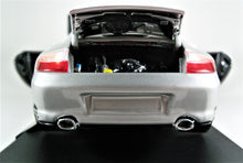 Load image into Gallery viewer, 1:18 Silver Porsche 911 Carrera 4S